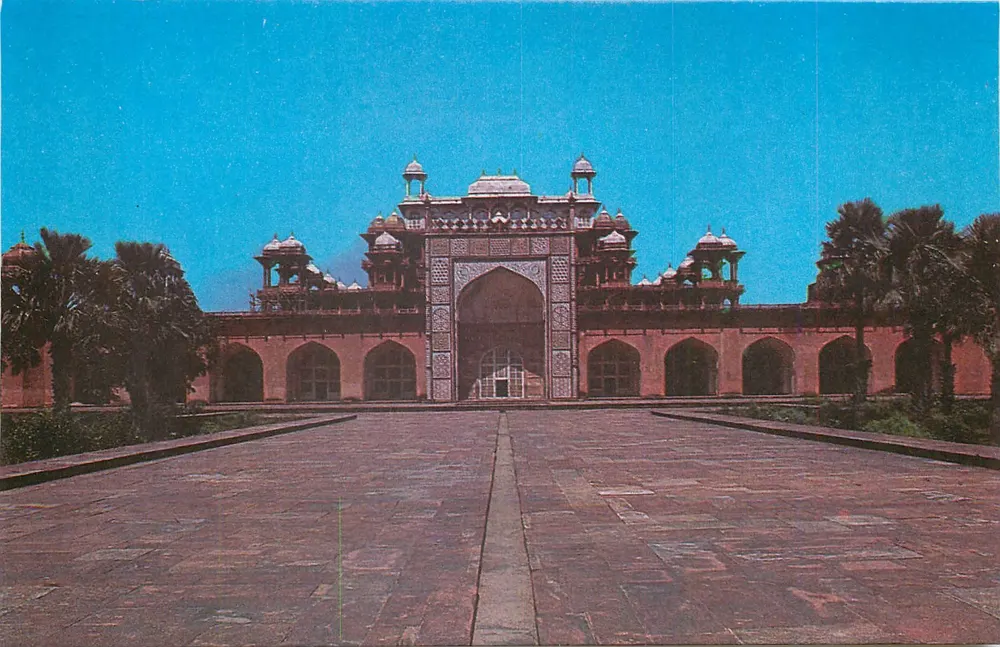 Tumba de Akbar, Sikandra Agra - Frente