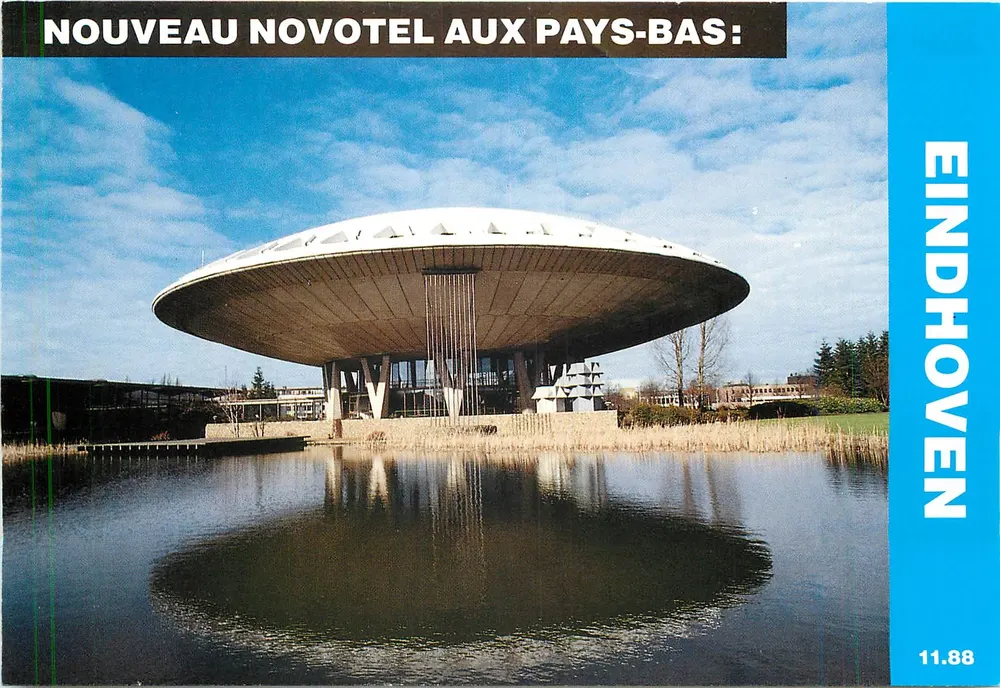 Novotel Eindhoven — hotel moderno sobre lago — n° 11.88 - Frente