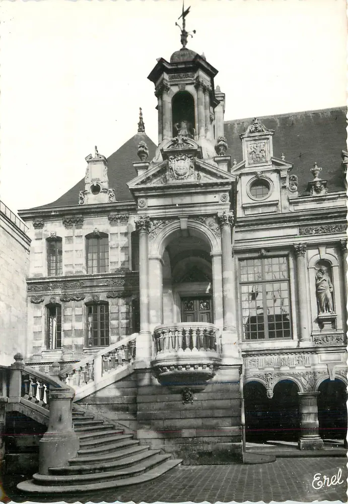 La Rochelle — Das Rathaus — Der Glockenturm — Verlag Erel - Vorderseite