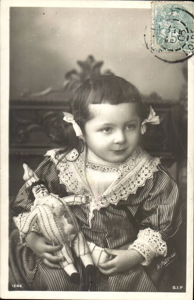 Petite fille avec poupée — S.I.P. n°1244 - Recto