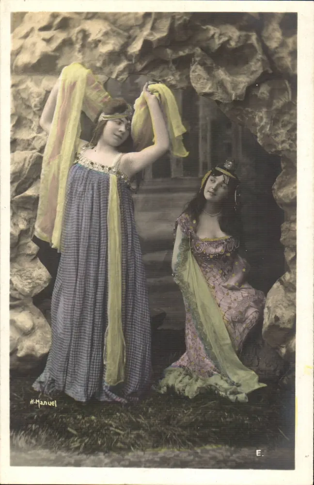 Zwei orientalische Tänzerinnen — Studio-Szene — H. Manuel - Vorderseite