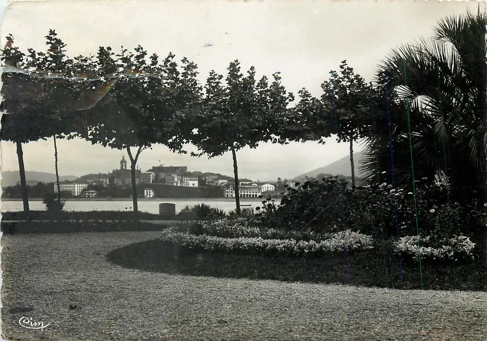 Hendaye (Basses-Pyrénées) — O Jardim — editor Cinq - Frente