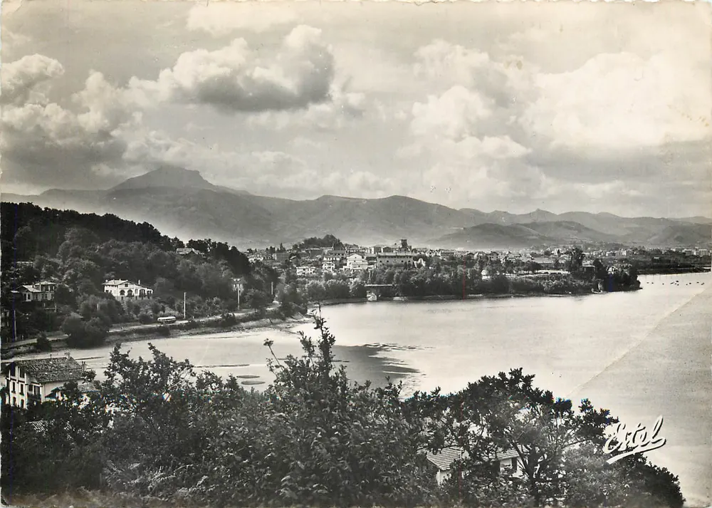 Vue geral e Baía de Chingoudy — Hendaye — Edições Simon, n°3301 - Frente