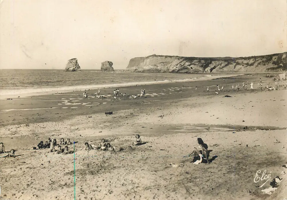Hendaya Plage (B.P.) — La Plage et les deux Jumeaux — Elcée - Recto
