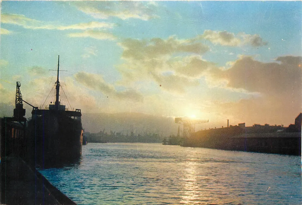 Der Fluss Clyde, Glasgow — Ansicht des Sonnenuntergangs am Broomielaw — J. Arthur Dixon Ltd, Schottland - Vorderseite