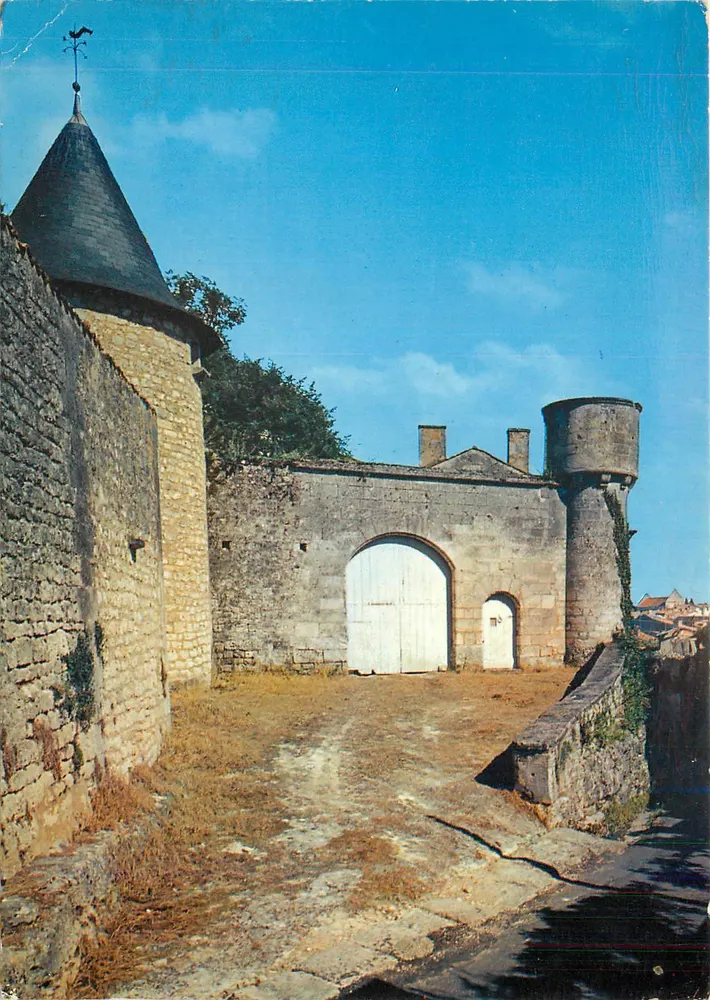 Castelo da Cave — Saint-Avinien (Charente-Maritime) — Combiel (S.A.L.) - Frente