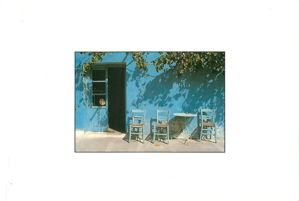 Varanda — azul vivo e sombras de árvores — AQUARUPPELLA / SUBERVIE, V551 - Frente