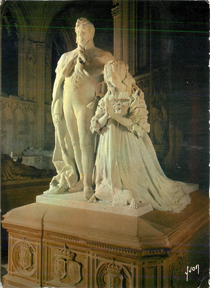 Túmulo do Rei Luís-Filipe e da Rainha Maria-Amélia — Capela Real Saint-Louis — Dreux (Eure-et-Loir) - Frente