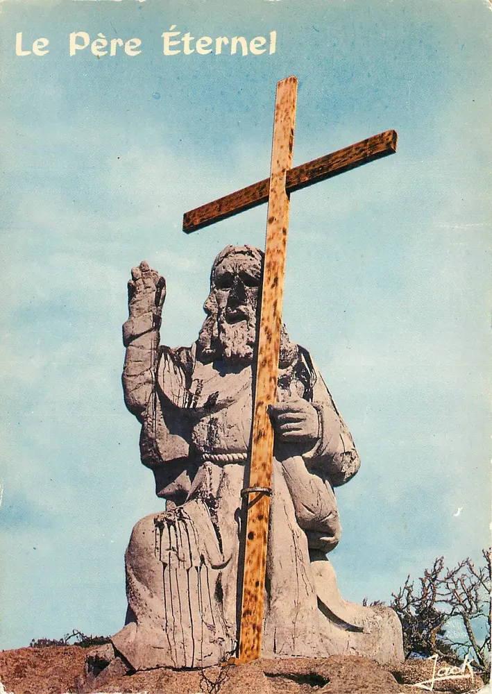 O Pai Eterno — estátua em granito com uma cruz em cima — Éditions d'Art Jack Louanneec - Frente