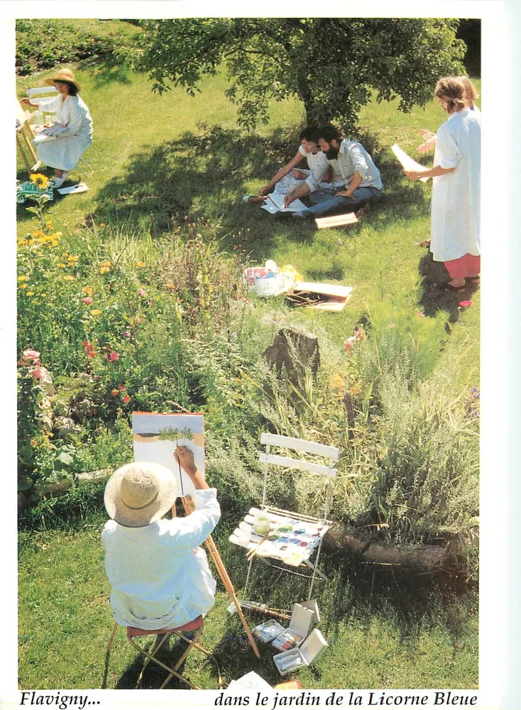 Flavigny... im Garten von La Licorne Bleue — Atelier La Licorne Bleue - Vorderseite