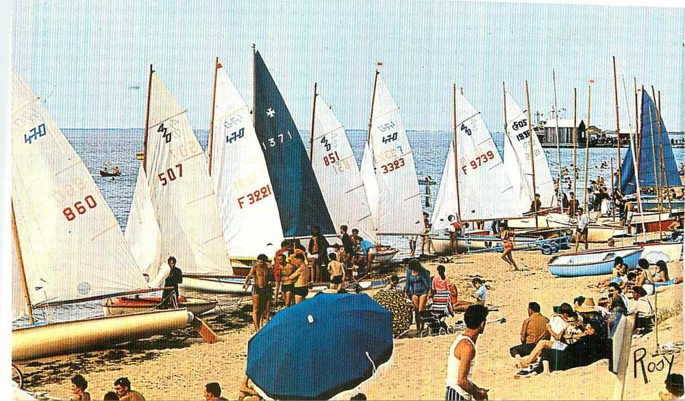 Plage de Sainte-Adresse — Regate de voiliers — Éditeur F. CHAPEAU - NANTES - Frente