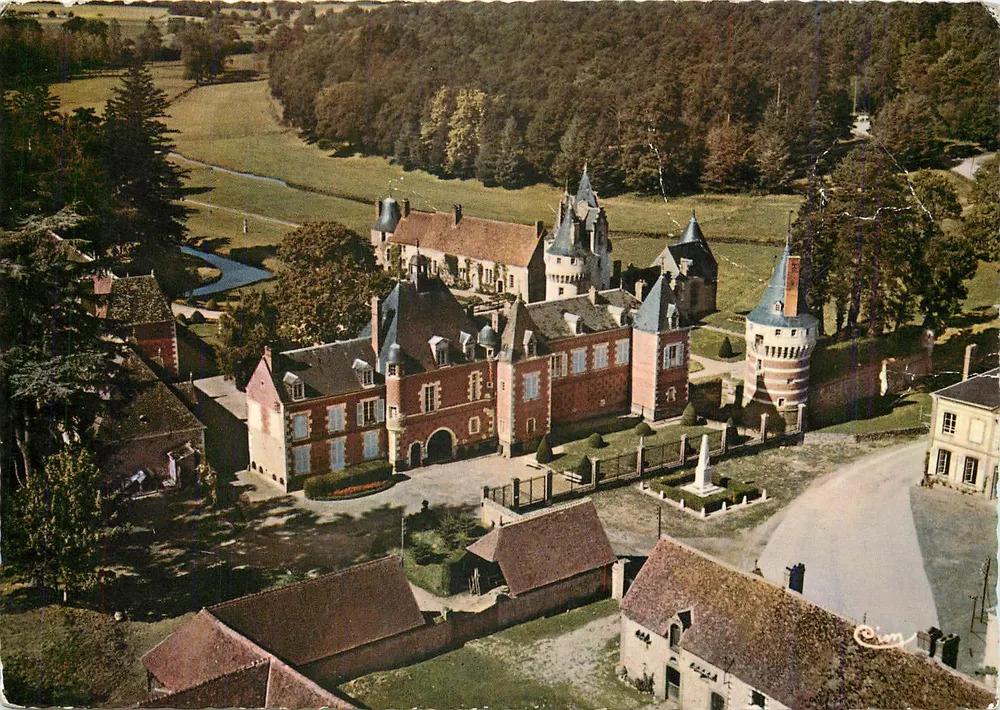 Frazé (E-et-L.) — Vista aérea — O Castelo — Combiér Imp. (S.-et-L.) - Frente