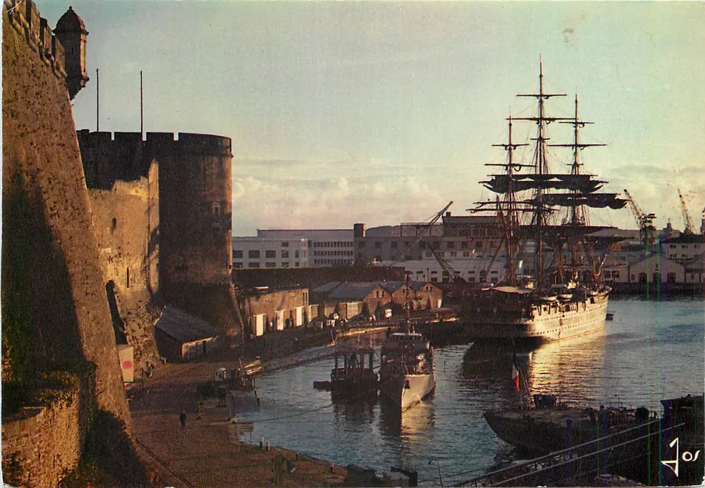 Brest (Finistère) — Ansicht des Schulschiffs America-Vespucci — Éditions d'Art JOS - Vorderseite