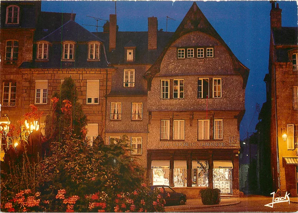 Vecchie case della piazza del Centro — Guingamp — Edizioni d'Arte Jack, n° 1709 - Recto