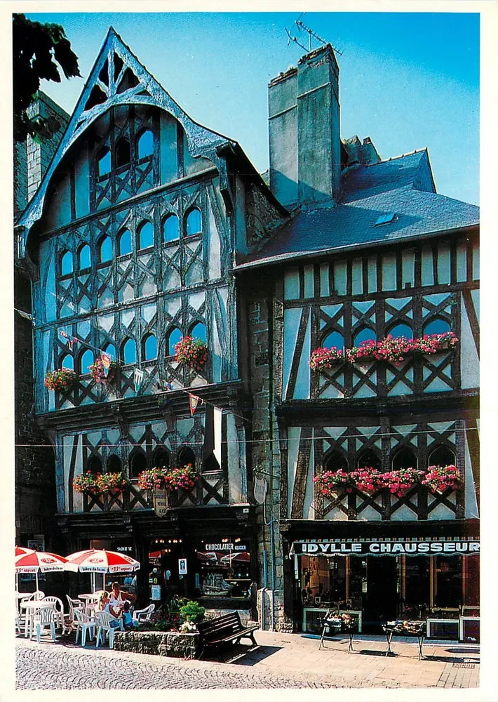 Guingamp — Oude houten huizen met uitsteeksels en balkons, centrale plein — Kunstuitgaven S.P.A.D.E.N. n° 92 - Voorkant
