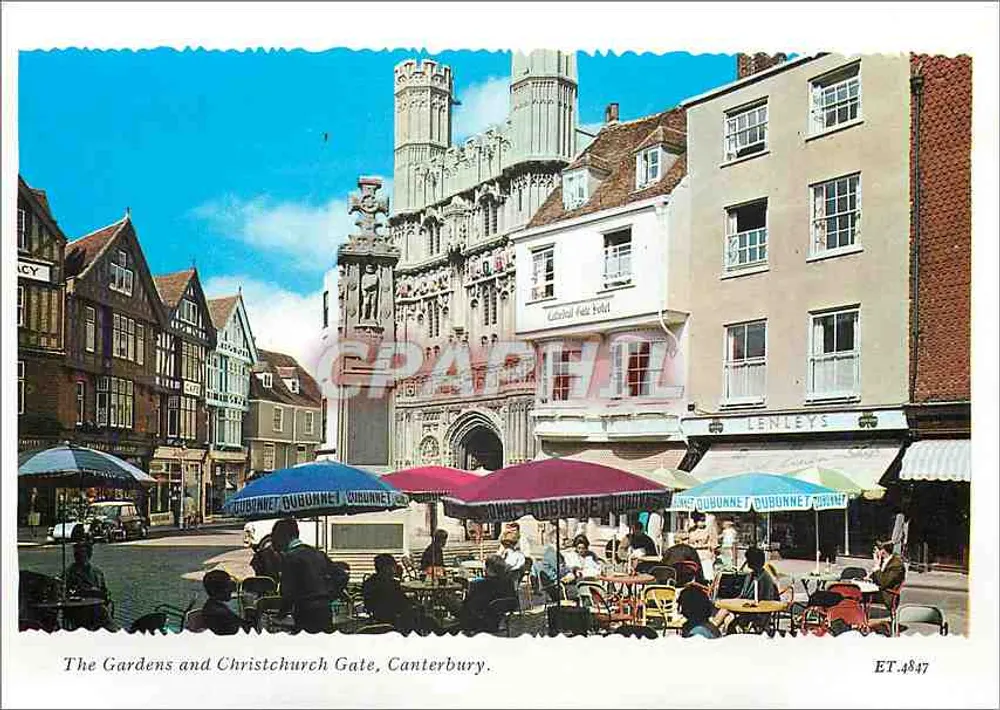 Los Jardines y la Puerta de Christchurch, Canterbury — vista de calle con café — editor ET.4847 - Anverso