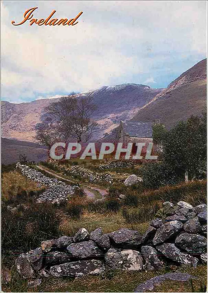 Irisches Landschaftsbild — Berge und Steinfriede — Verlag John Hinde - Vorderseite