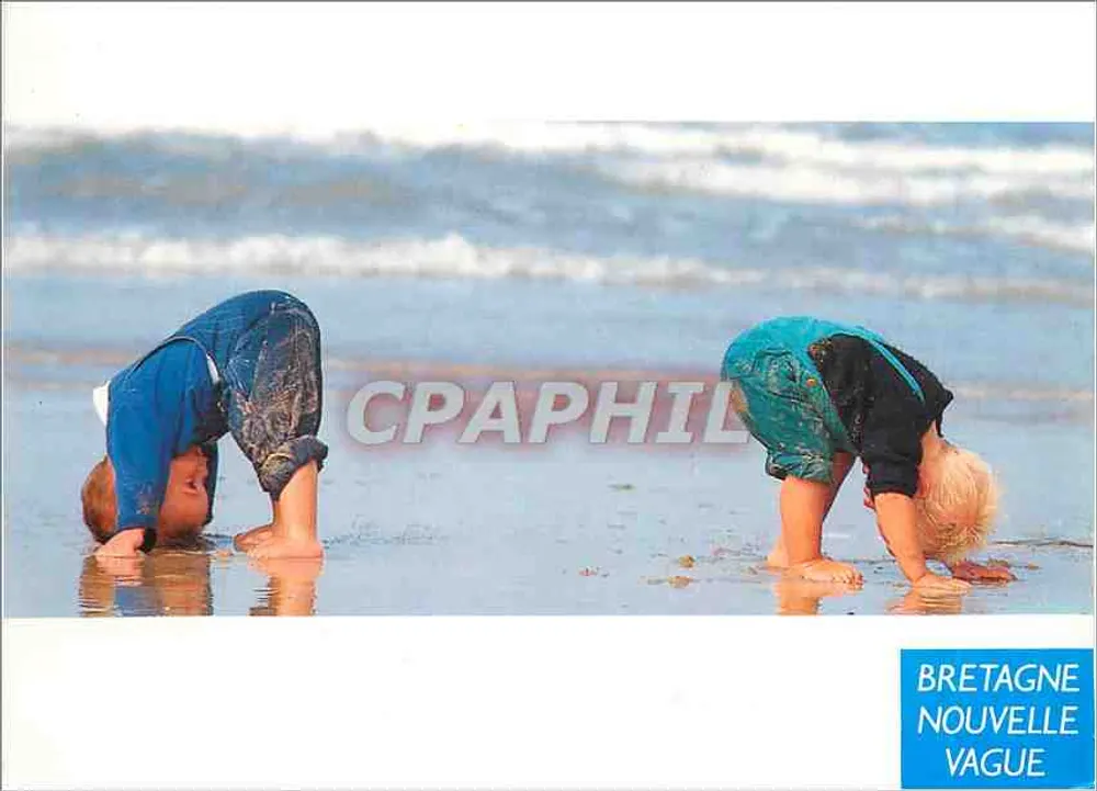 Dois crianças brincando na praia — Bretagne Nouvelle Vague — Edições d'Art - Frente