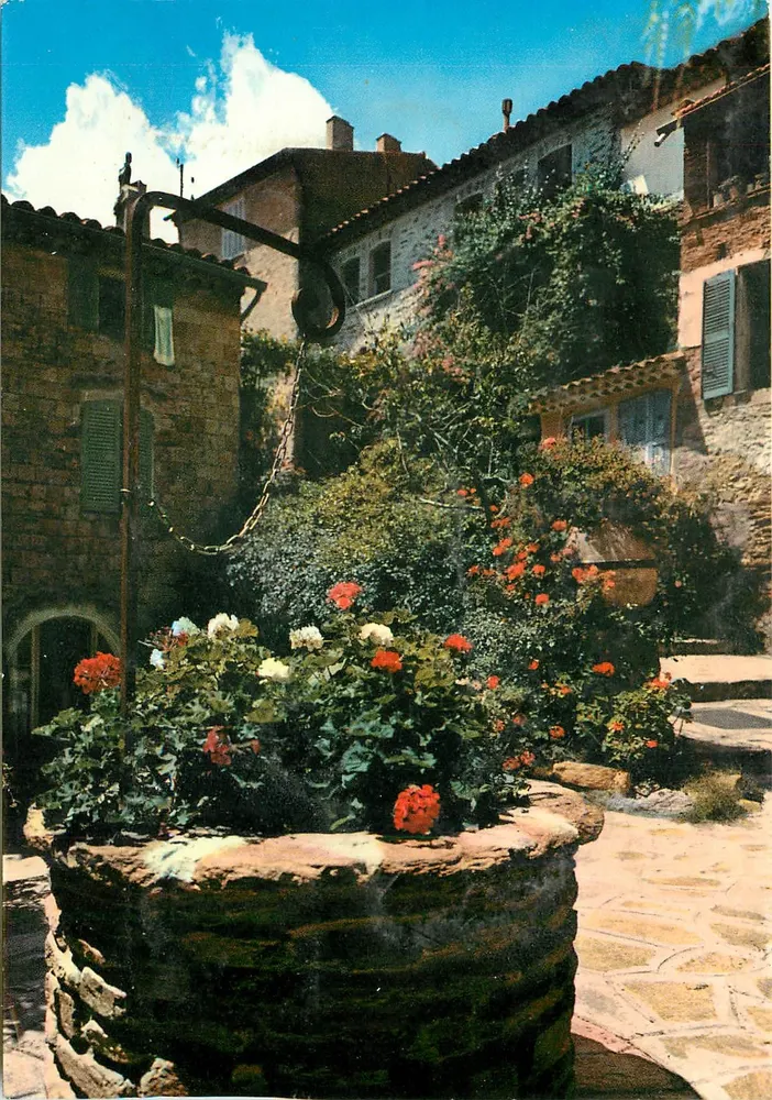 Bormes-les-Mimosas — Vista de um poço florido — Edições MABIS - Frente