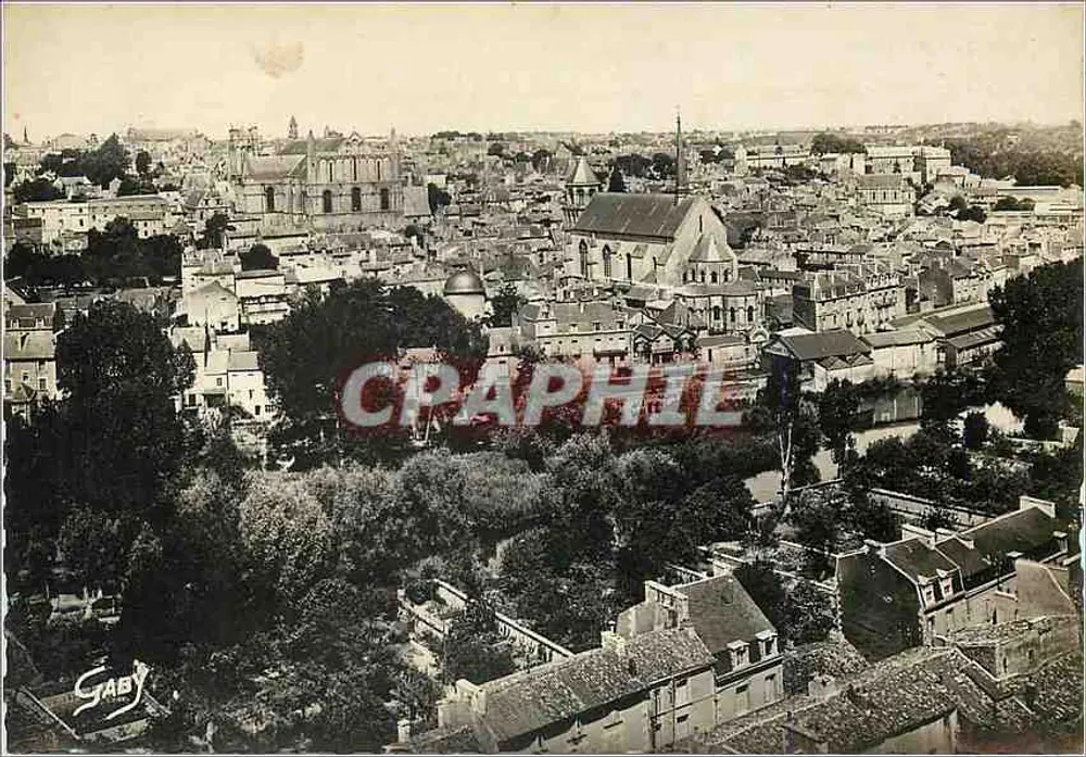 Poitiers — Vista panoramica, Quartiere della cattedrale — Gaby - Recto