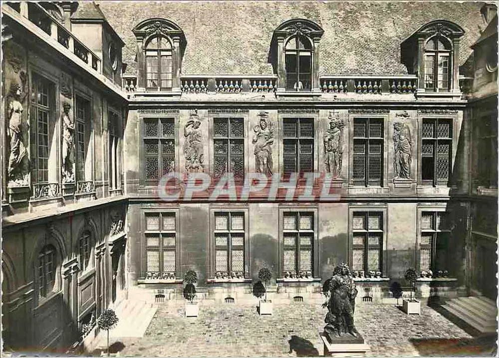 Museu Carnavalet - A cour — Bulloz, Paris - Frente