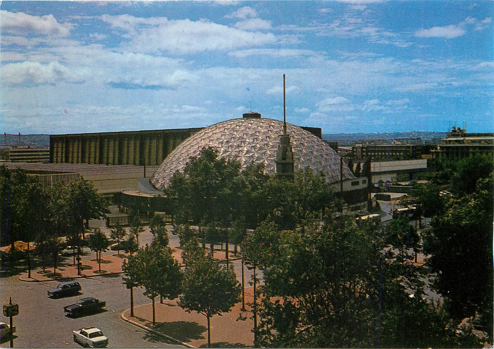 O Palácio dos Esportes — Paris — editor: Couleurs Naturelles - Frente
