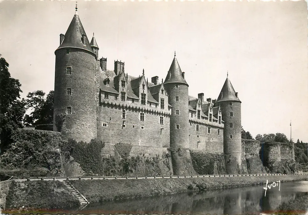 Josselin (Morbihan) — Fachaça ocidental do castelo — Les Éditions d'Art, Paris - Frente