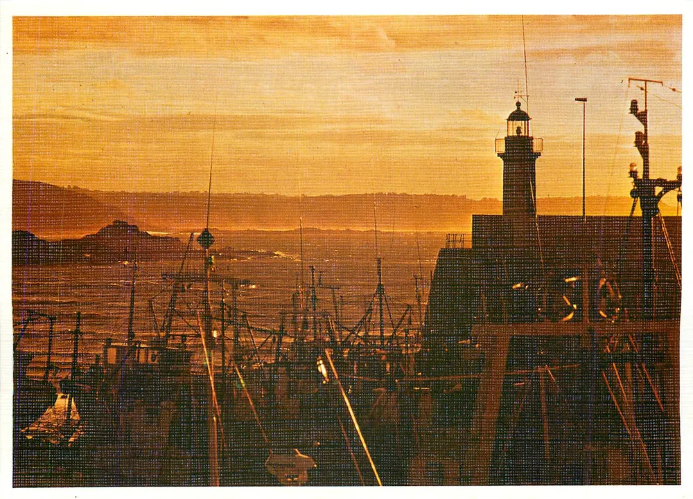 Farol e barcos ao nascer do sol — Edições d'Art L'Automne, n° 5016 - Frente
