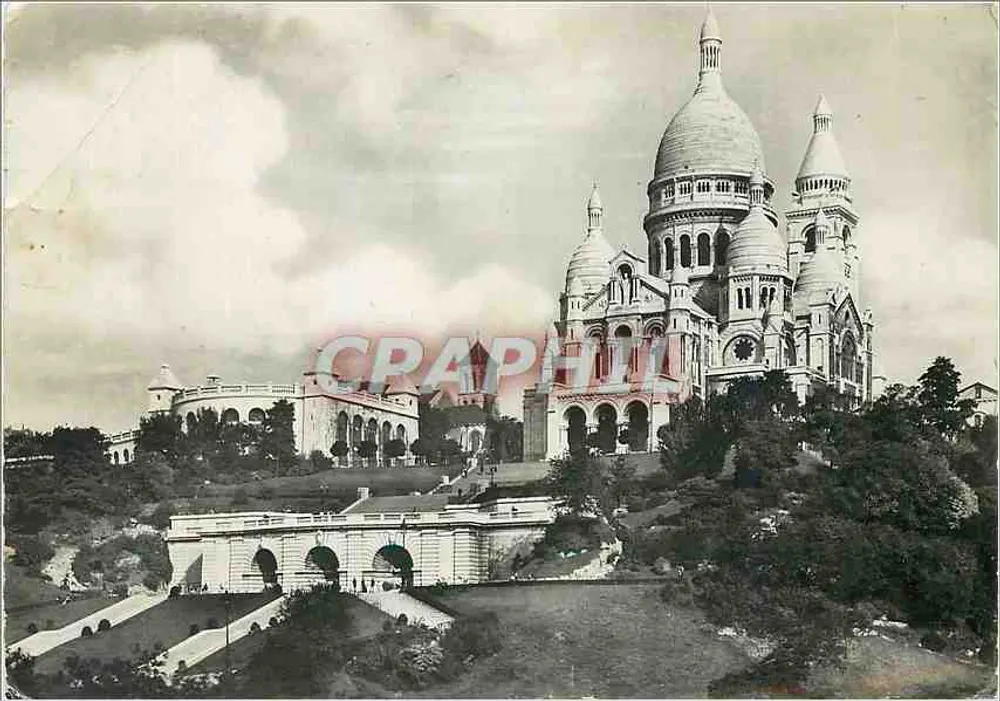 O Sagrado Coração — Paris — Edições O. P. Paris - Frente