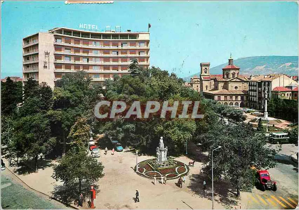Pamplona — Hotel « Les Trois Rois » e praça central - Frente