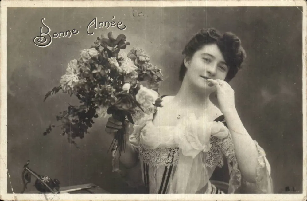 Jeune femme avec bouquet — Bonne Année — B.L. - Recto