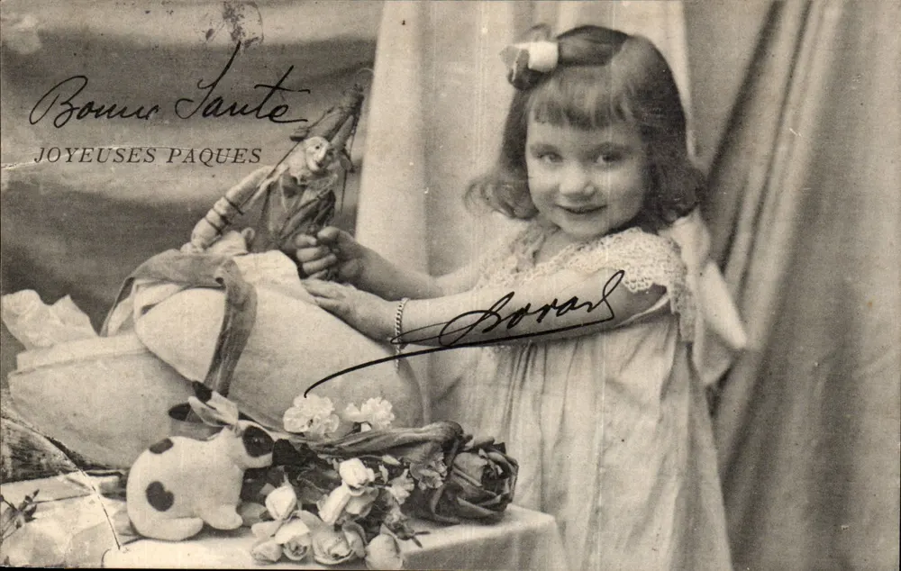 Mädchen mit Spielzeugen — Frohe Ostern — Borard - Vorderseite