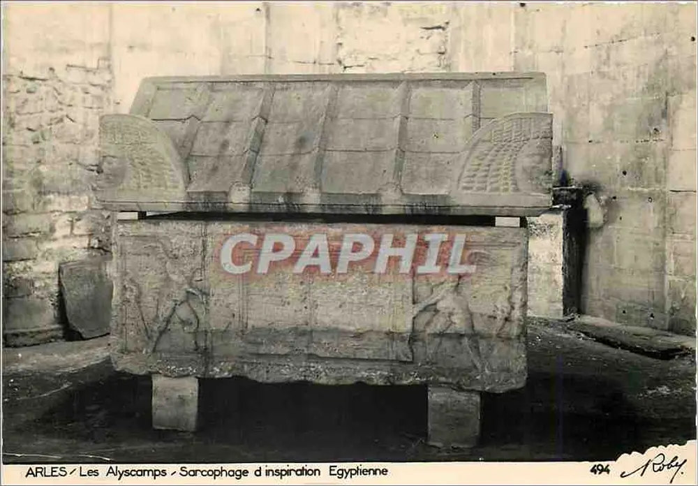 Arles / Les Alyscamps — Sarcófago de inspiração egípcia — n°494 - Frente