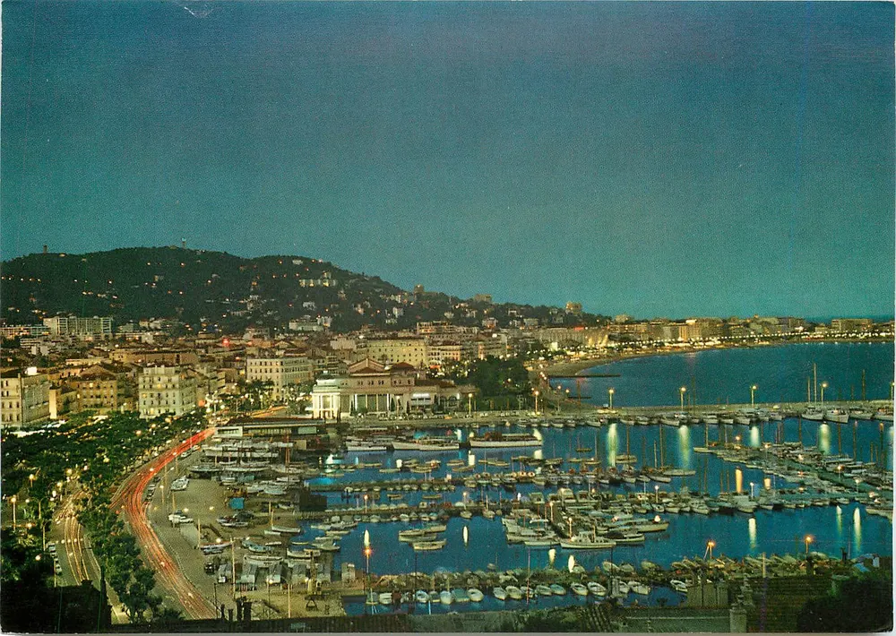 Cannes — O Porto e a Croisette — O.S.C.A.R. DISTRIBUTION, Nice - Frente