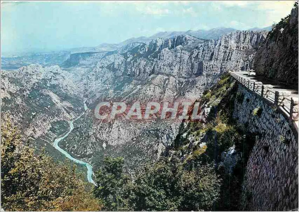वर्डोन के चित्रकारी गोर्ज — वर्डोन के पीछे — एडिशन टार्डी, मास्को - आगे