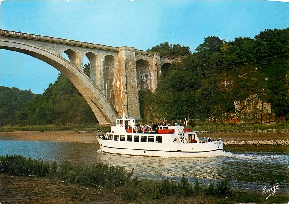 Passagem sob o ponte de Lessart — Bretanha — Editor Emgé, n°76.2825 - Frente