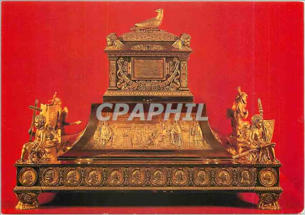 Reims. Palast Tau — Reliquiar der Heiligen Ampulle, Werk von Jean-Charles Cahier (1820) - Vorderseite