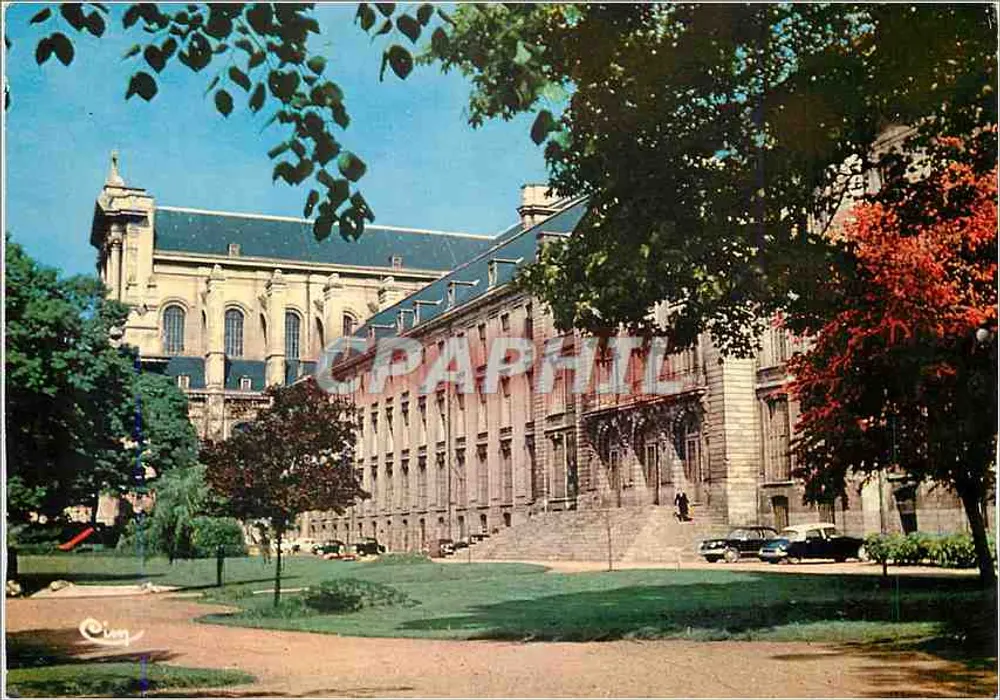 Arras (P.-de-C.) — Le Palais St-Vaast et la Cathédrale — Cinq - Recto