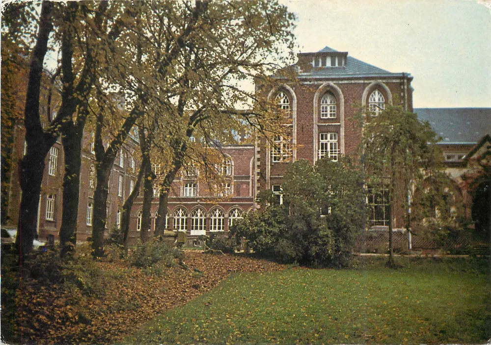 Arras - Centre Culture et Foi — bâtiment côté jardin — Éditions Delabarette, n° F.200.066 - Recto