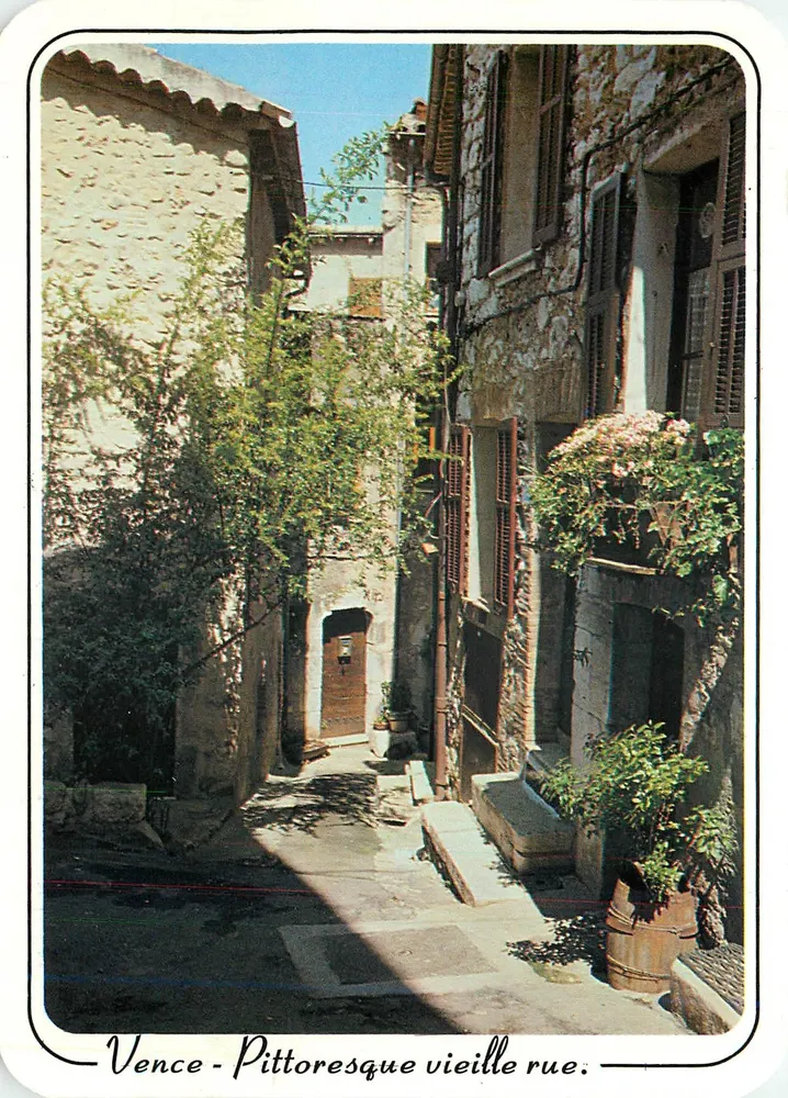 Vence — Velha rua pitoresca — Images de France, REFLETS DE LA CÔTE D'AZUR, cliché G. Chassagne - Frente