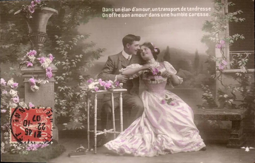 Liebendes Paar — romantische Szene — Verlag unbekannt, Seriennummer nicht sichtbar - Vorderseite