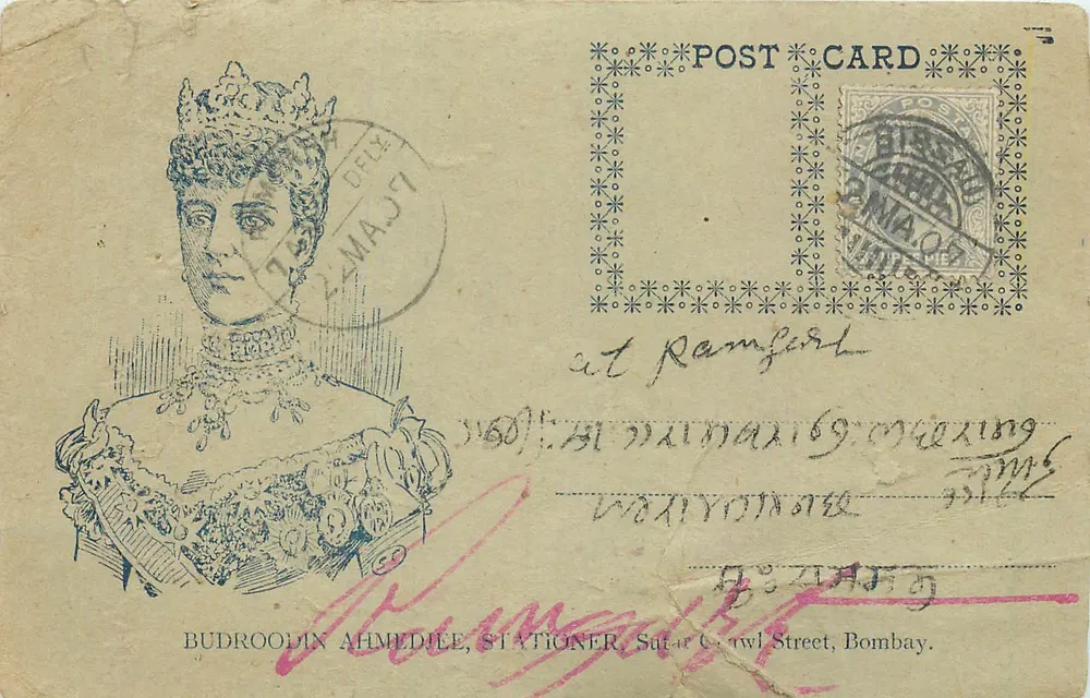 Retrato da rainha da Inglaterra — cartão postal editado por Budroolin Ahmedille, Stationer, Satara Gwrl Street, Bombay - Frente