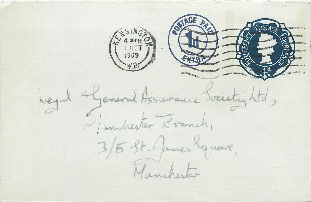 Carta postal enviada de Kensington — selos e carimbo postal — destinada a uma filial de seguros em Manchester - Frente