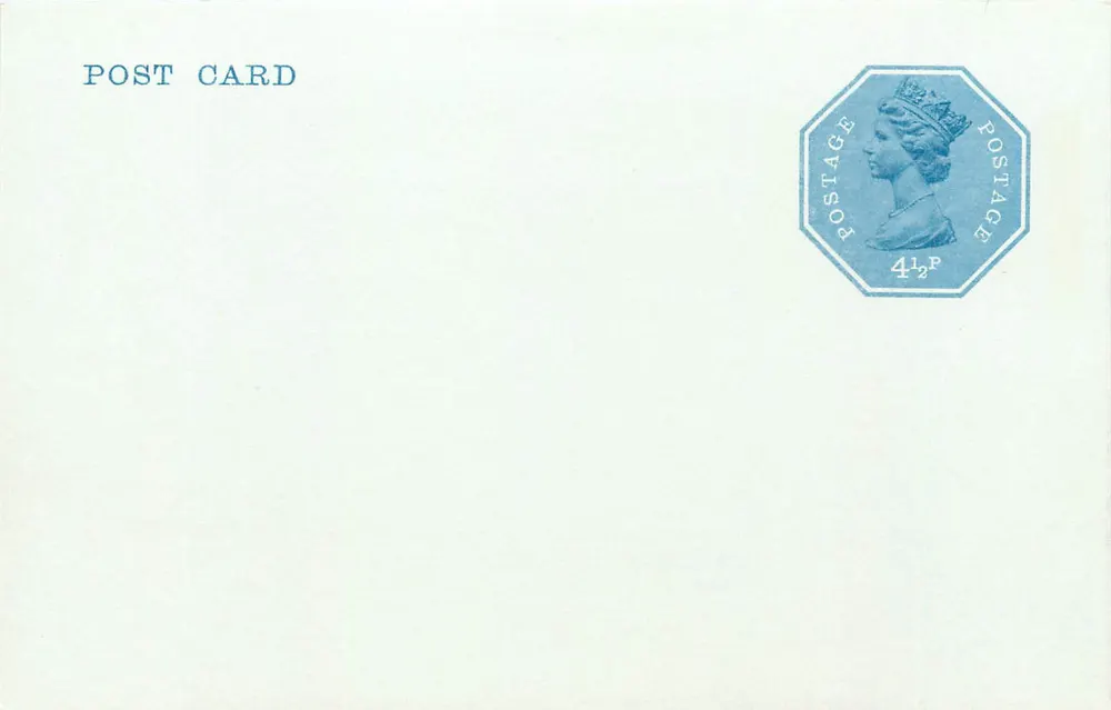 Leere Ansichtskarte — blauer 4½p-Stempel der Königin Elizabeth II — Verlag nicht sichtbar - Vorderseite