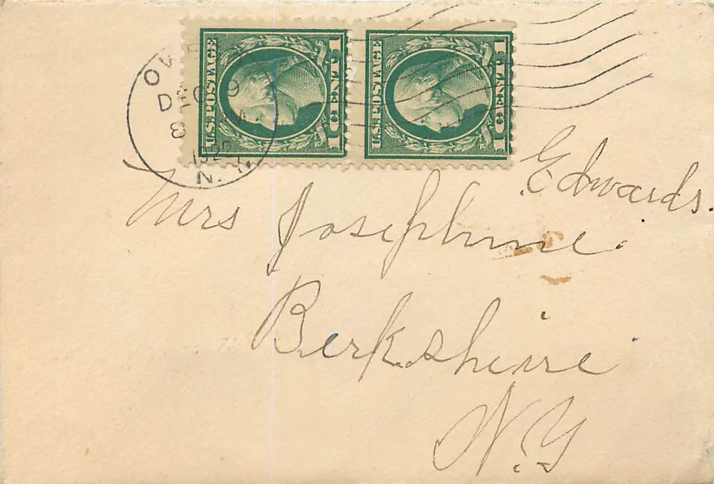 Tarjeta postal — Estados Unidos — 2 sellos de 1 centavo — destinada a Mrs Josephine Edwards en Berkshire, NY - Anverso