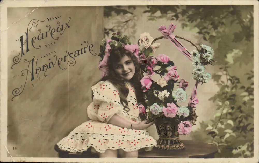 Mädchen mit Blumenstrauß — J.K. — Geburtstagskarte - Vorderseite