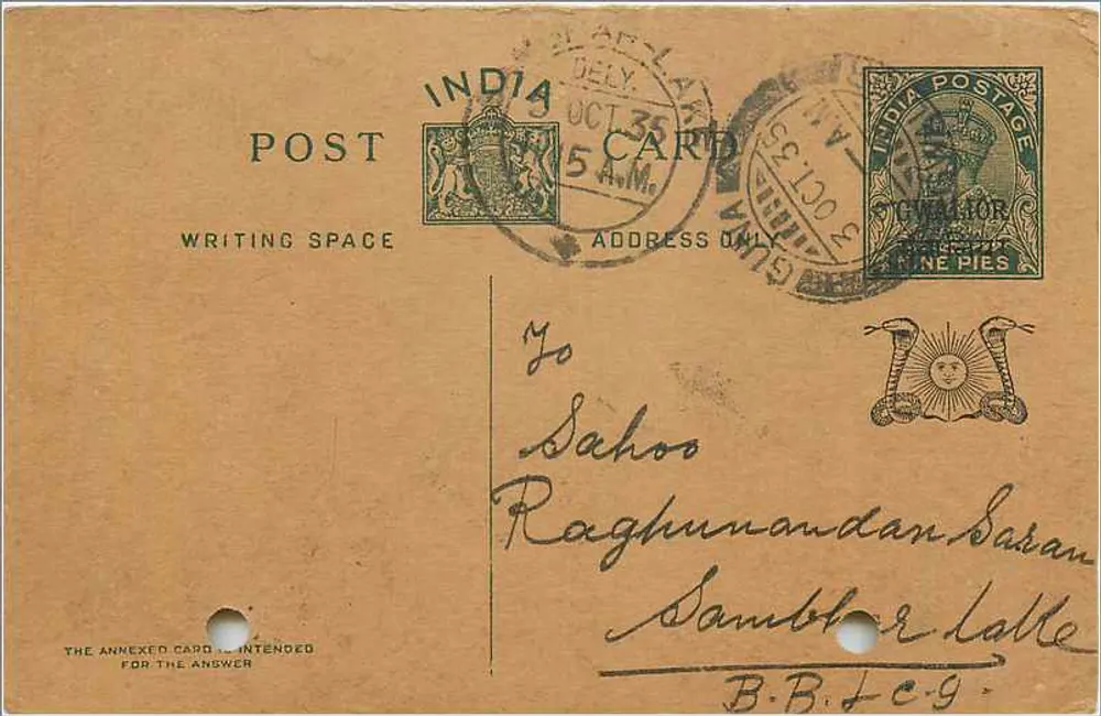 Carta postal indiana — texto em escrita devanagari — destinada a Sahos Raghunandan Sasan em Bombay - Frente