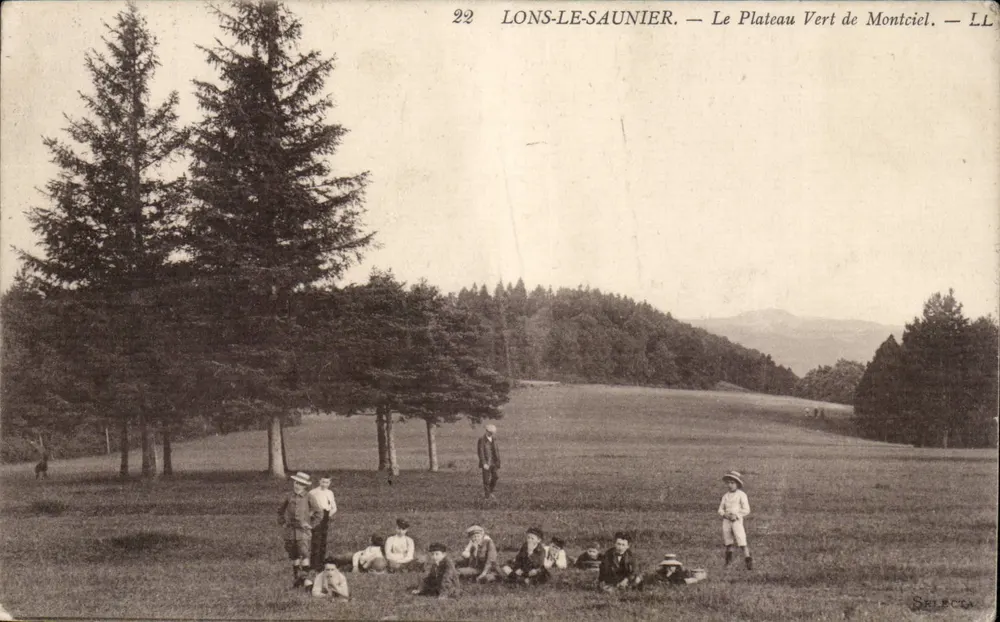 LONS-LE-SAUNIER — Der grüne Plateau von Montciel — SELPCEA - Vorderseite