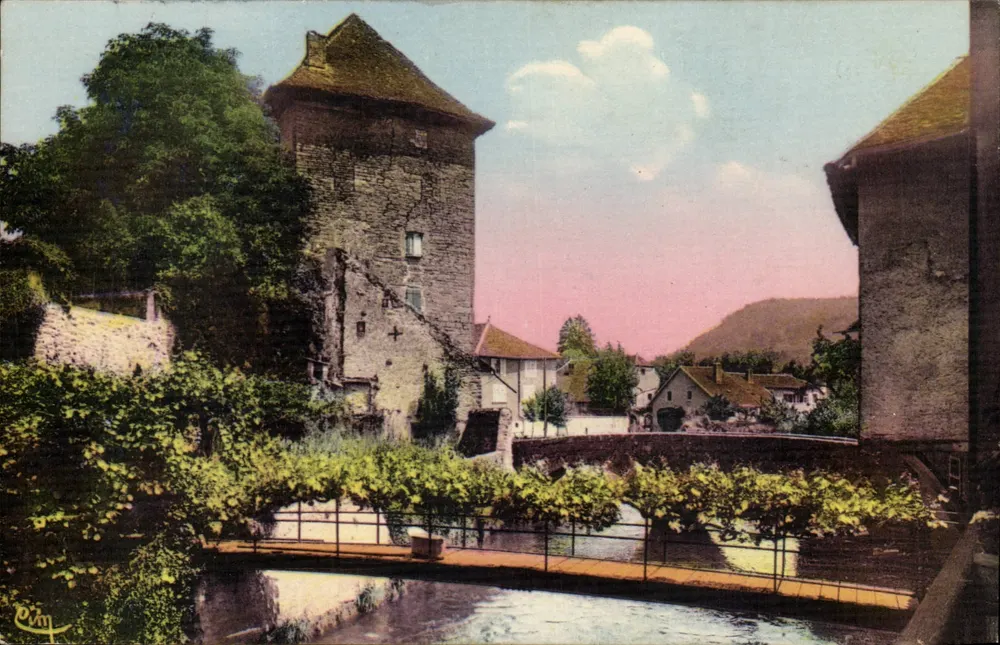 Arbois (Jura) — A Cuisance e a Torre Gloriette — Editor Combier - Frente