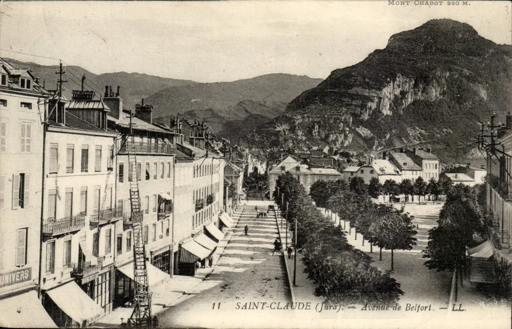 Saint-Claude (Jura) — Avenida de Belfort — Mont Chabot 990 M. - Frente
